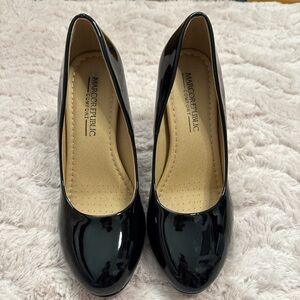 Marco Republic Black Patent Heels